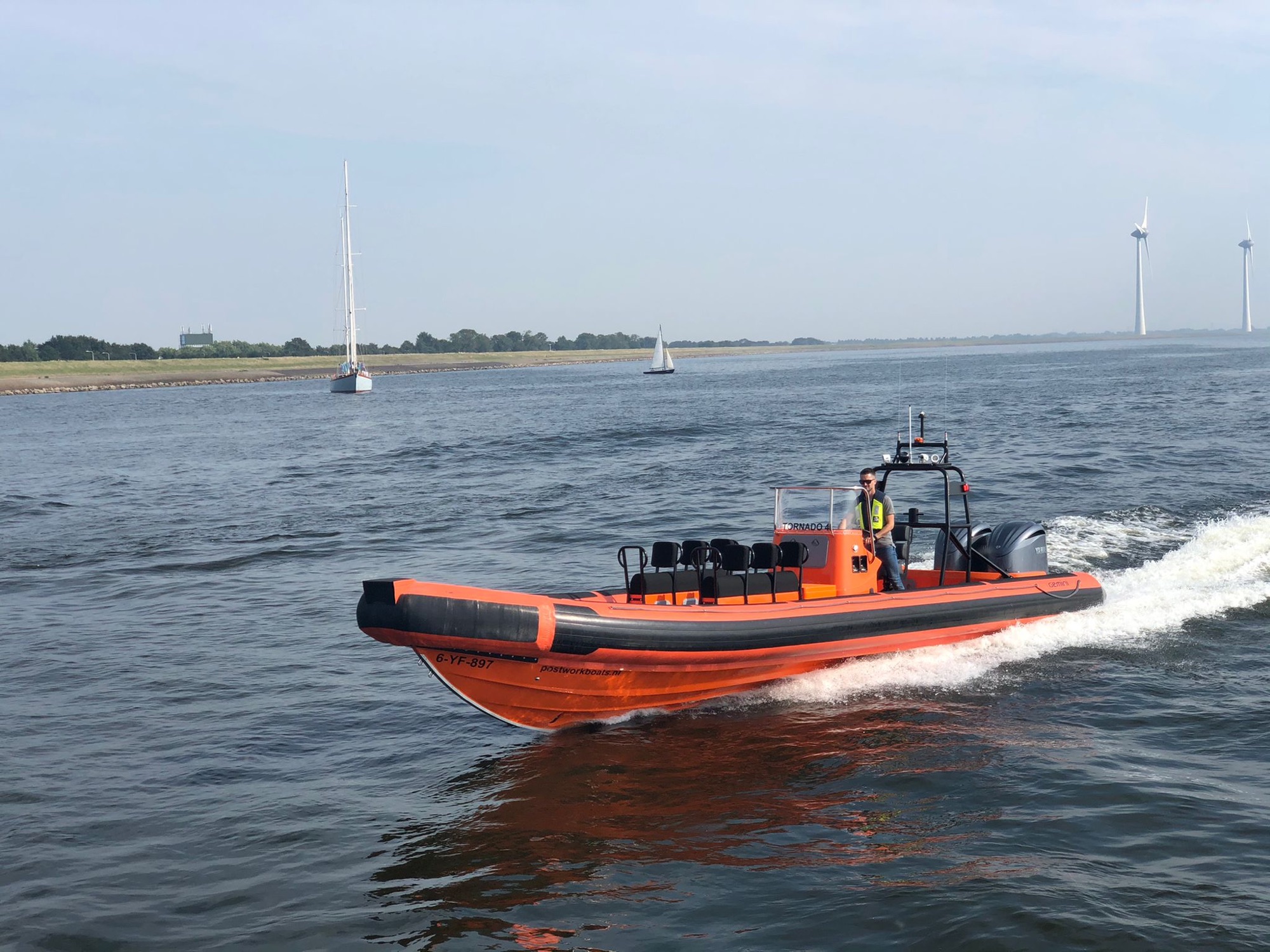 Gemini Marine WR1060 professional RIB in operation