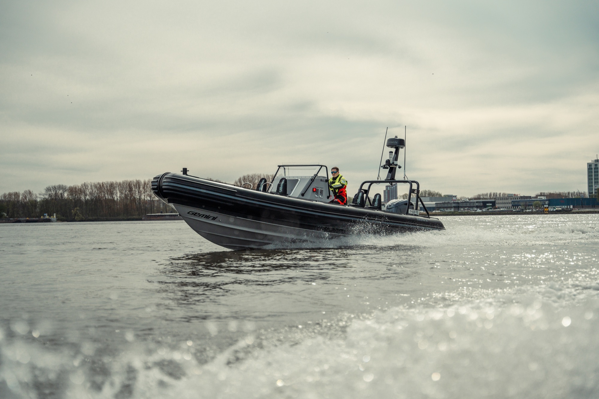 Gemini Marine WR880 professional RIB in operation
