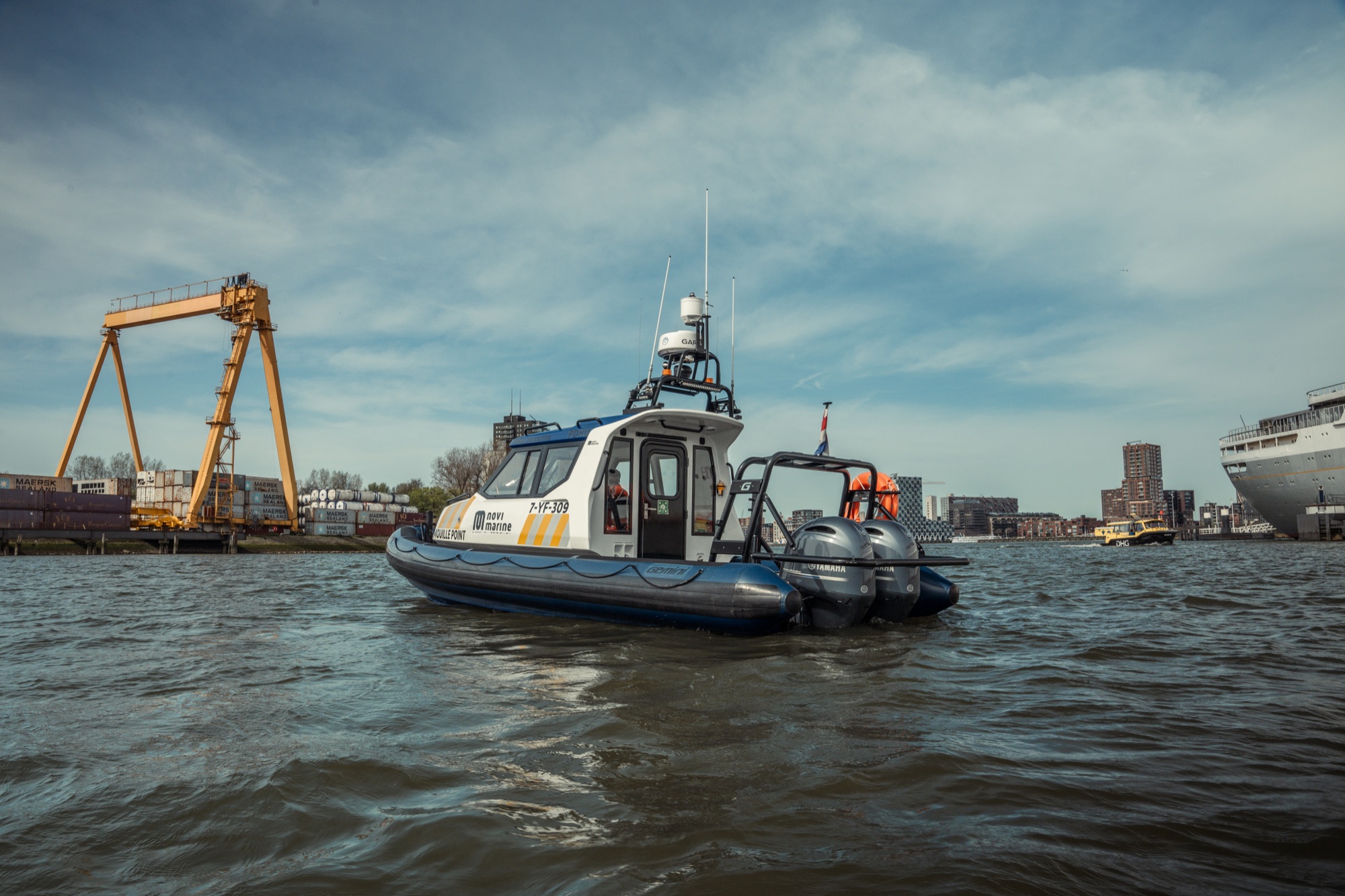 Gemini Marine WR880 professional RIB in operation