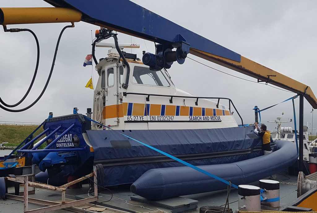 Nieuwe Hypalon-drijvers op reddingboot Hellegat — 3
