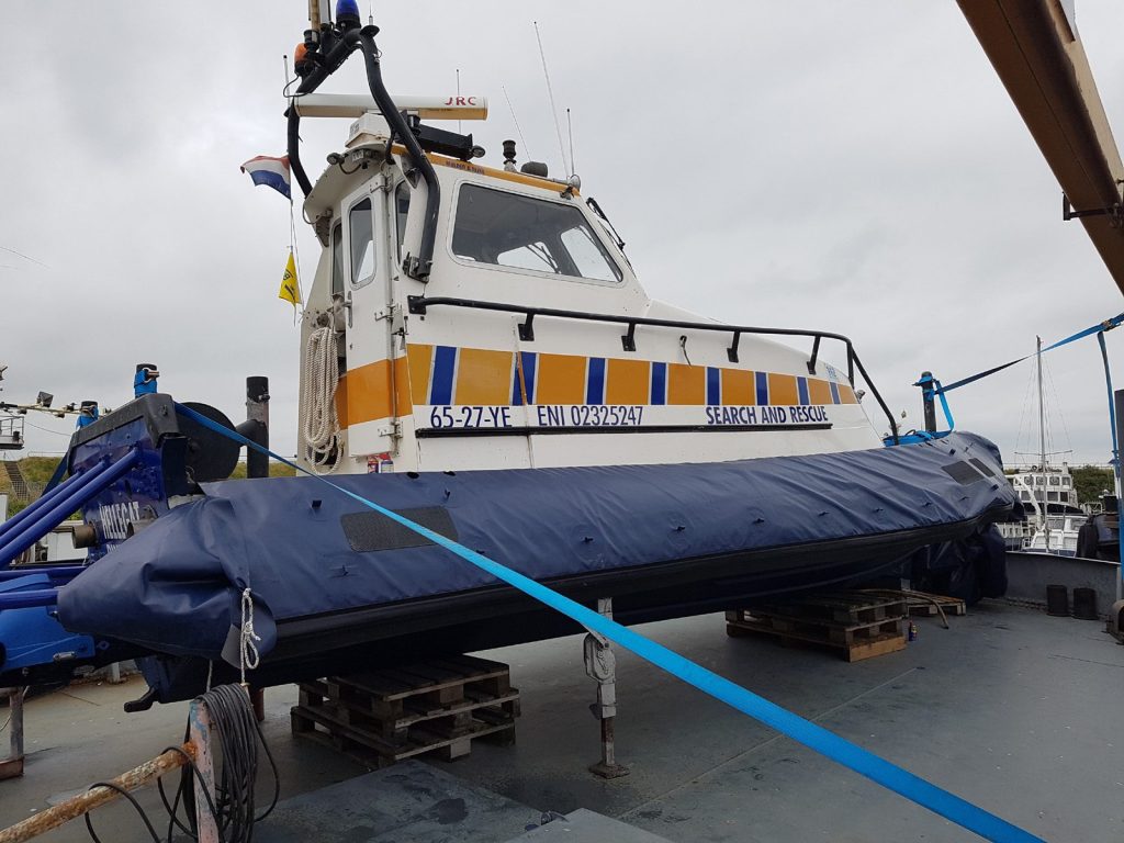 Nieuwe Hypalon-drijvers op reddingboot Hellegat — 4