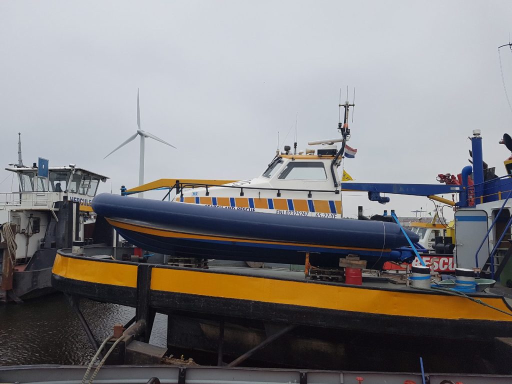 Nieuwe Hypalon-drijvers op reddingboot Hellegat — 5