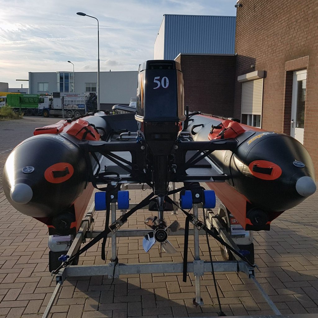 Oranje-zwarte Gemini Zapcat FF-15 — 5