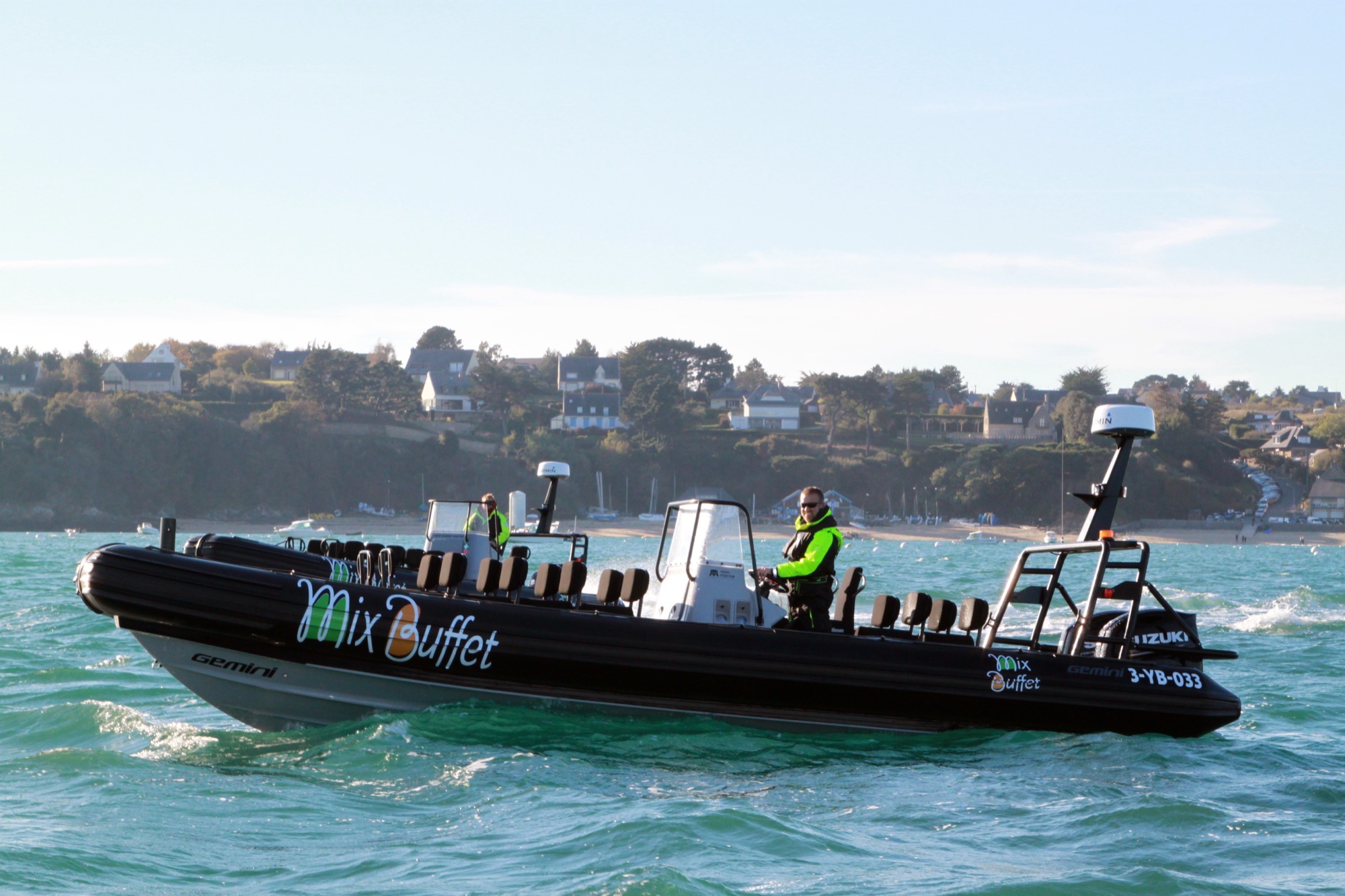 RIB-support tijdens de sail-out van de Route du Rhum