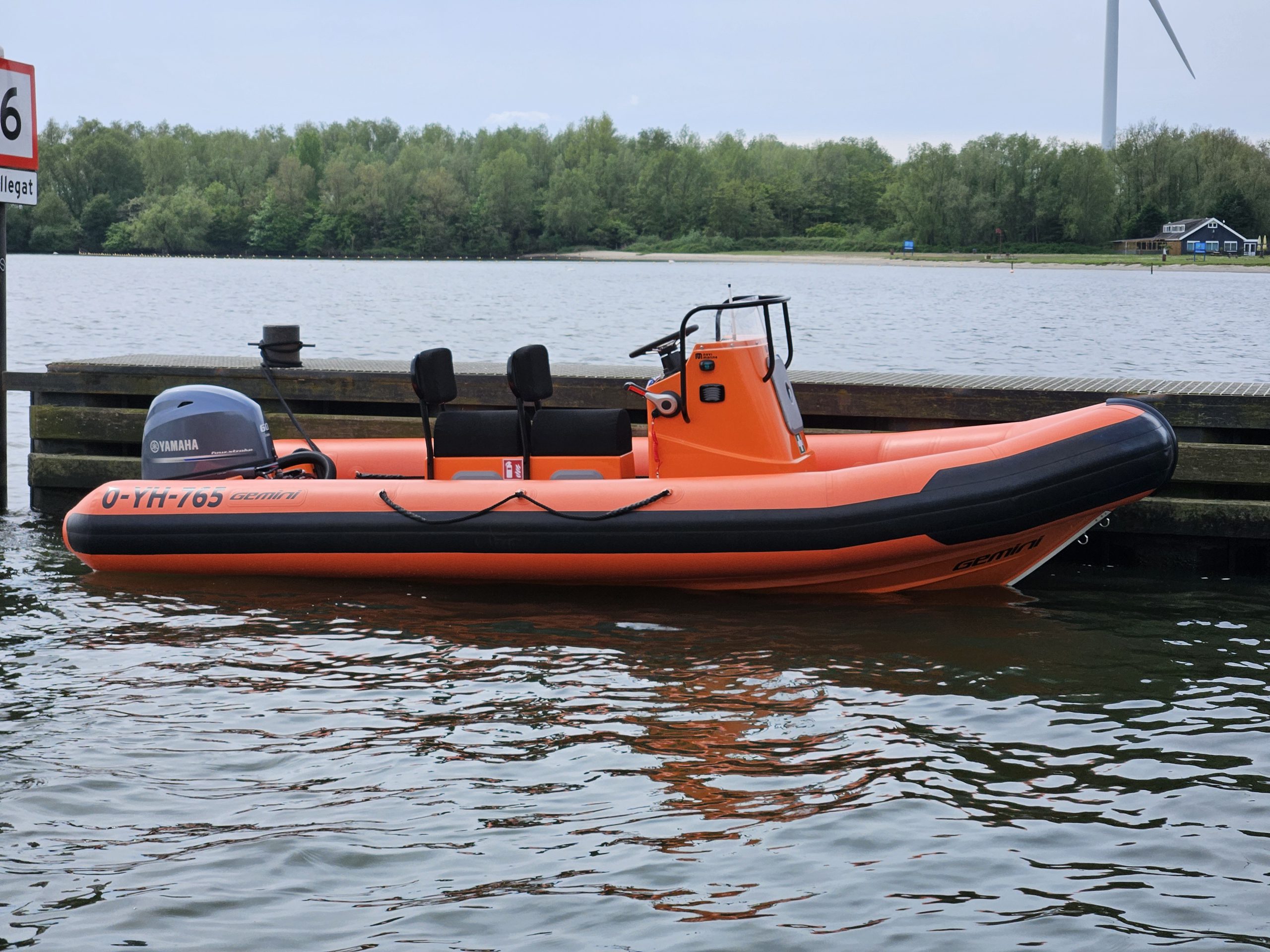 WR505 patrouille-RIB in dienst bij havenautoriteit