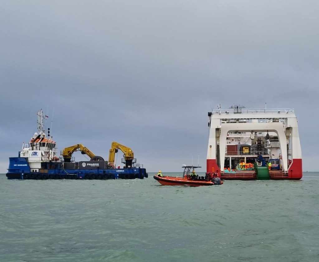 Projectbeeld 3 van Offshore Support RIB bij een Europese kabelaanlanding