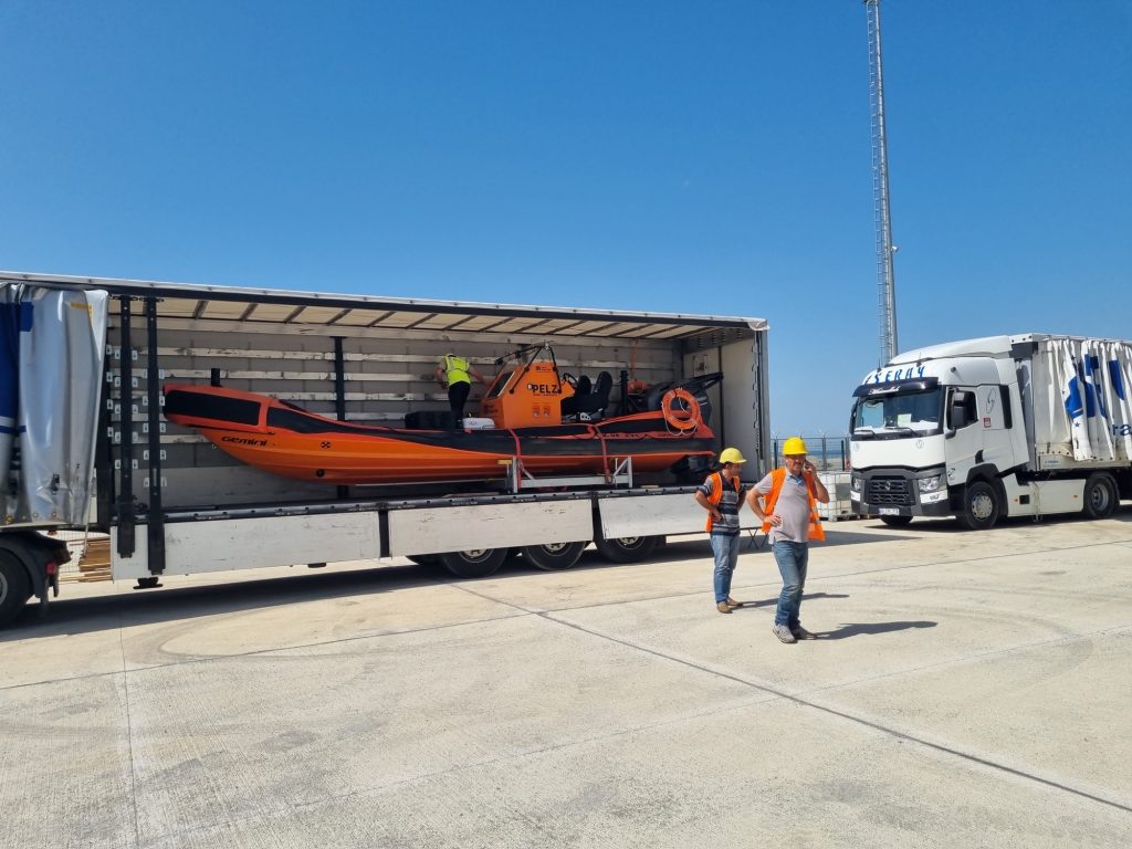 Projectbeeld 13 van Offshore Support RIB bij een Europese kabelaanlanding