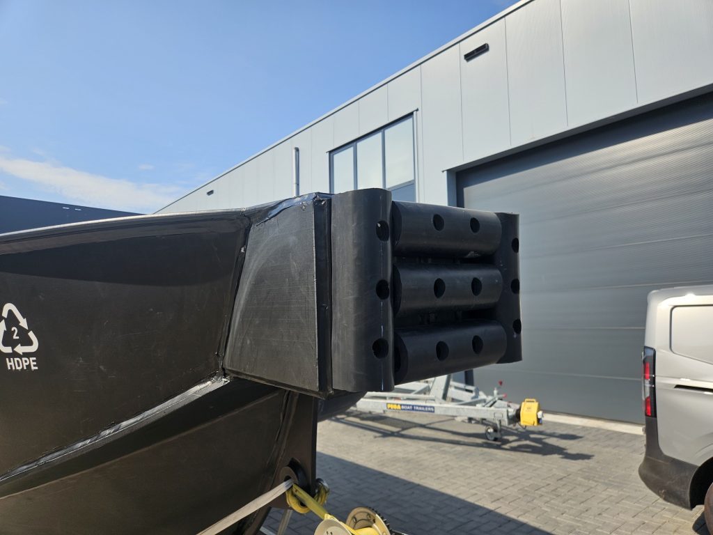 Projectbeeld 4 van 7 meter HDPE-werkboot in de verhuurvloot van Novi Marine