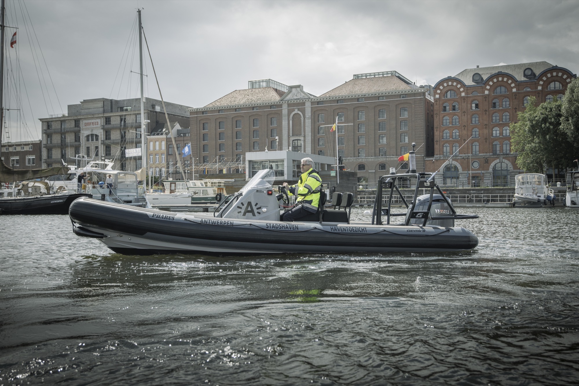 Stadshaven Antwerpen neemt hybride RIB in gebruik
