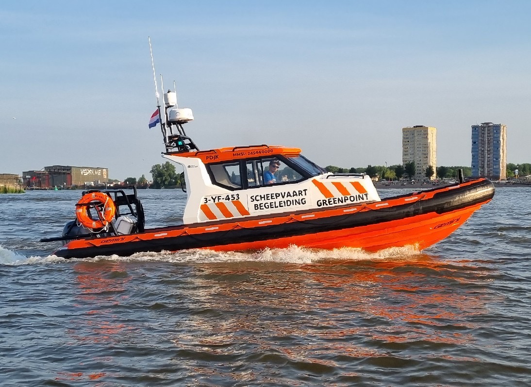 Scheepvaartbegeleiding met RIBs rond Rotterdam