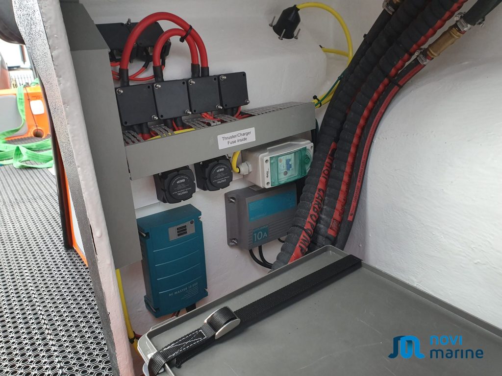 Gemini WR880 Parow Cabin RIB configured for offshore dive support — 5