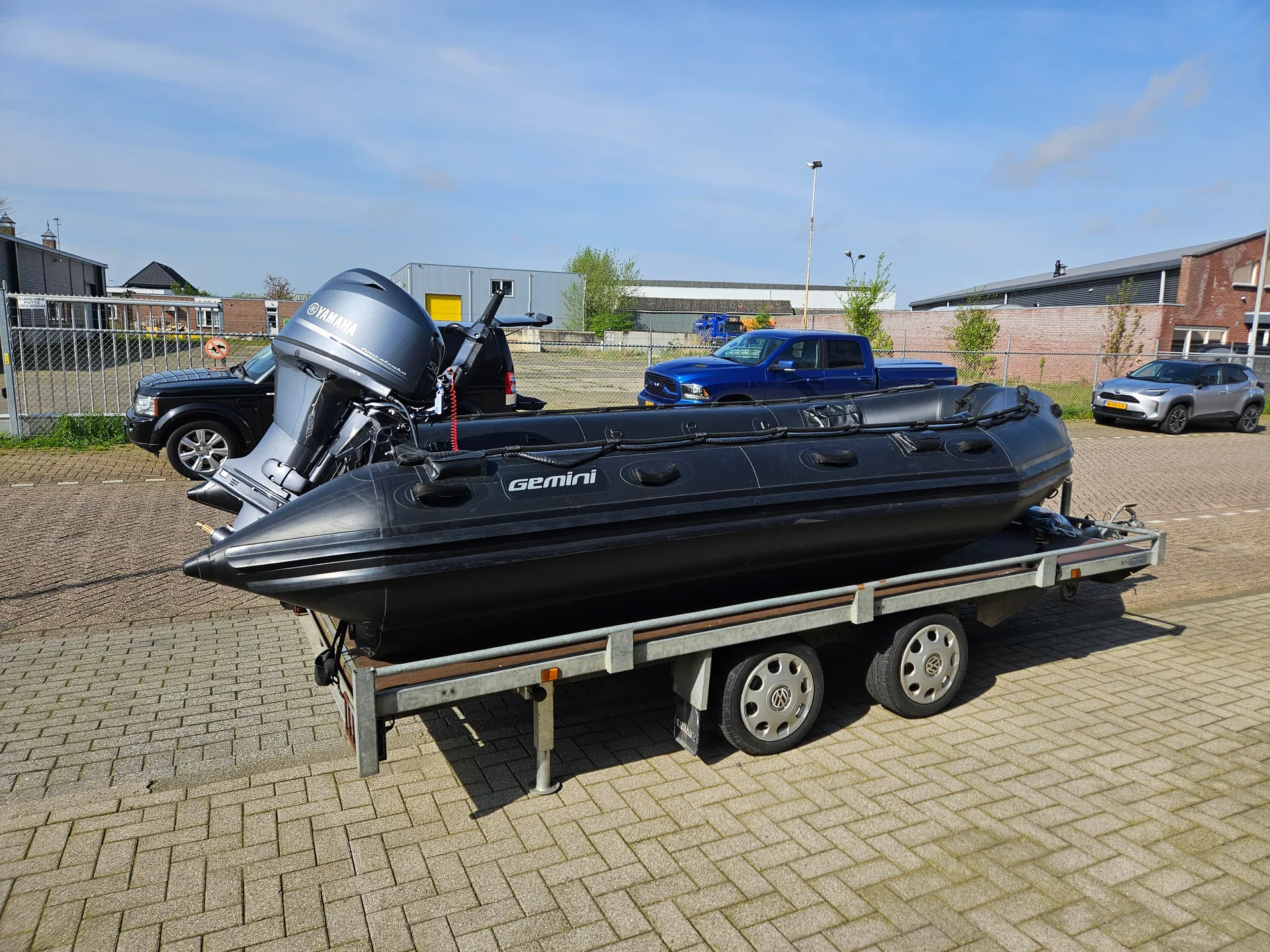 Working deck and tubes of the Gemini Marine Dive 470