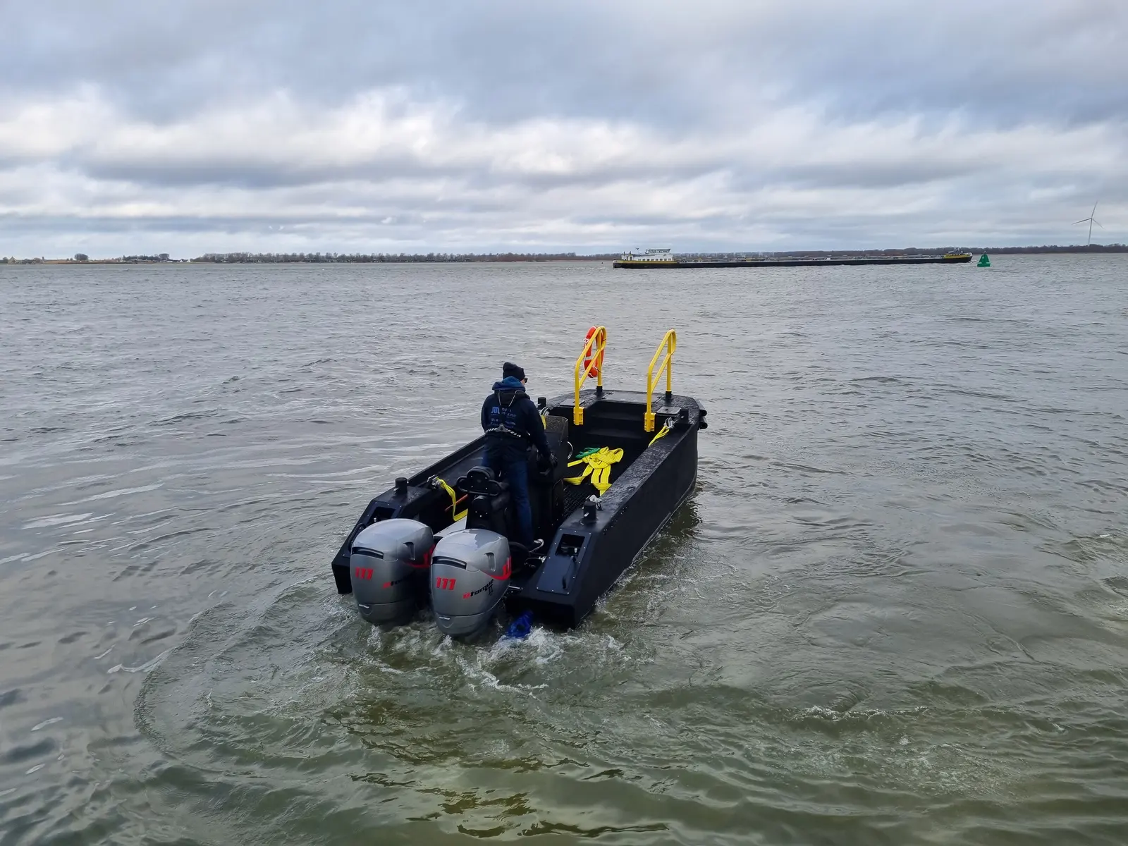 Rhino Marine 600SB with bow transfer rails and twin engines