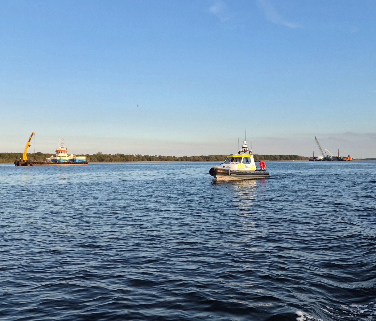 Greenpoint 2 operating under electric power during a nearshore assignment